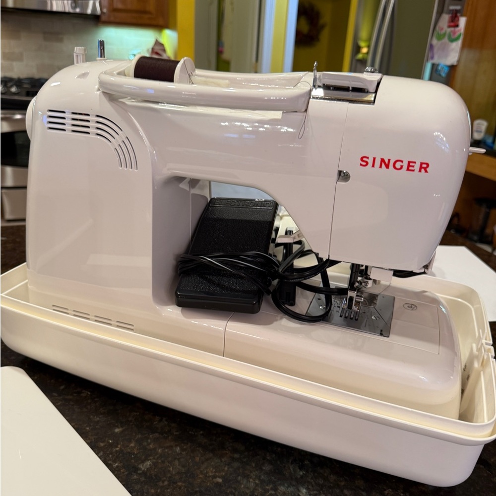 Singer White Athens Sewing Machine
